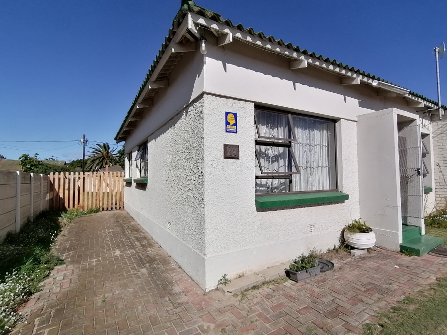 2 Bedroom Property for Sale in Forest Hill Eastern Cape
